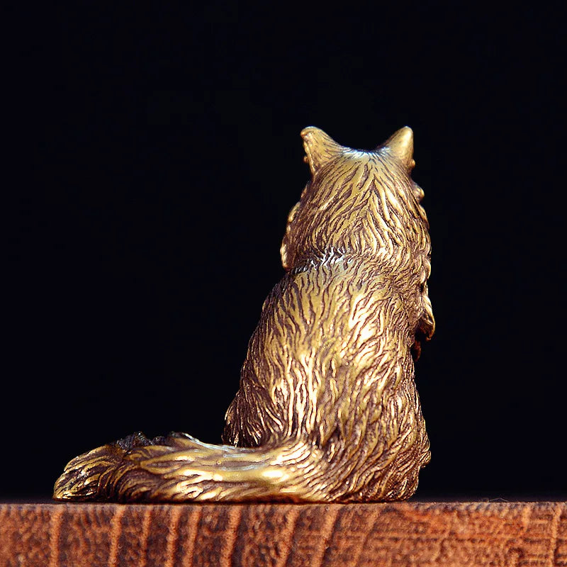 Maisie the Maine Coon bronze figurine, back view showing her tail