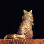 Maisie the Maine Coon bronze figurine, back view showing her tail