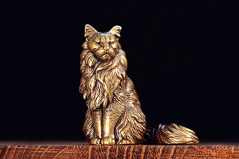 Maisie the Maine Coon bronze figurine, side view